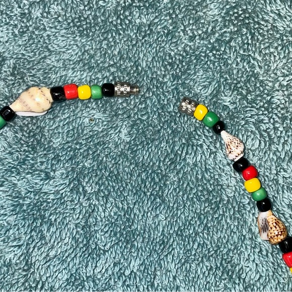 TWO vtg handmade Reggae inspired comrie shell & bead necklaces, like-new, unisex - Picture 5 of 6